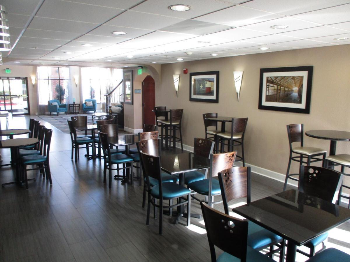 Days Inn & Suites By Wyndham Sam Houston Tollway Jersey Village Extérieur photo