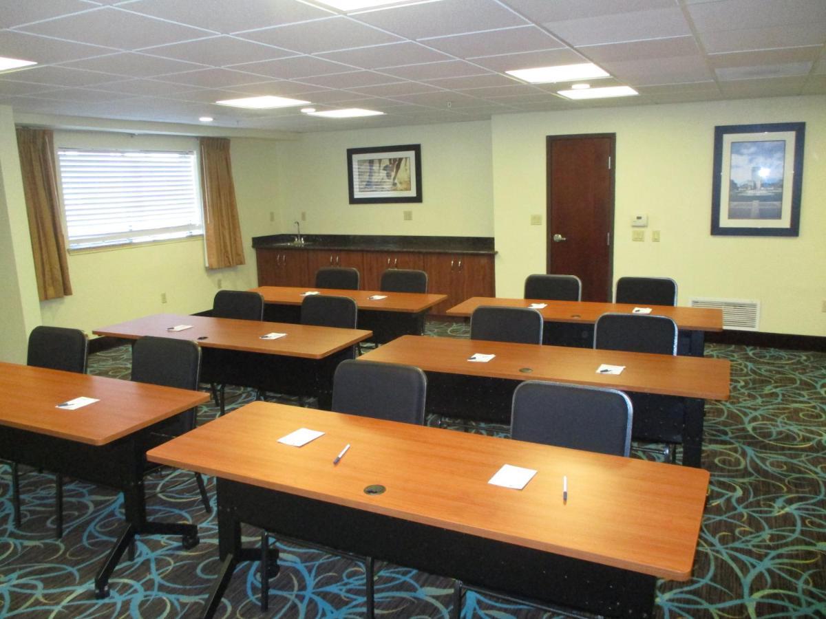 Days Inn & Suites By Wyndham Sam Houston Tollway Jersey Village Extérieur photo