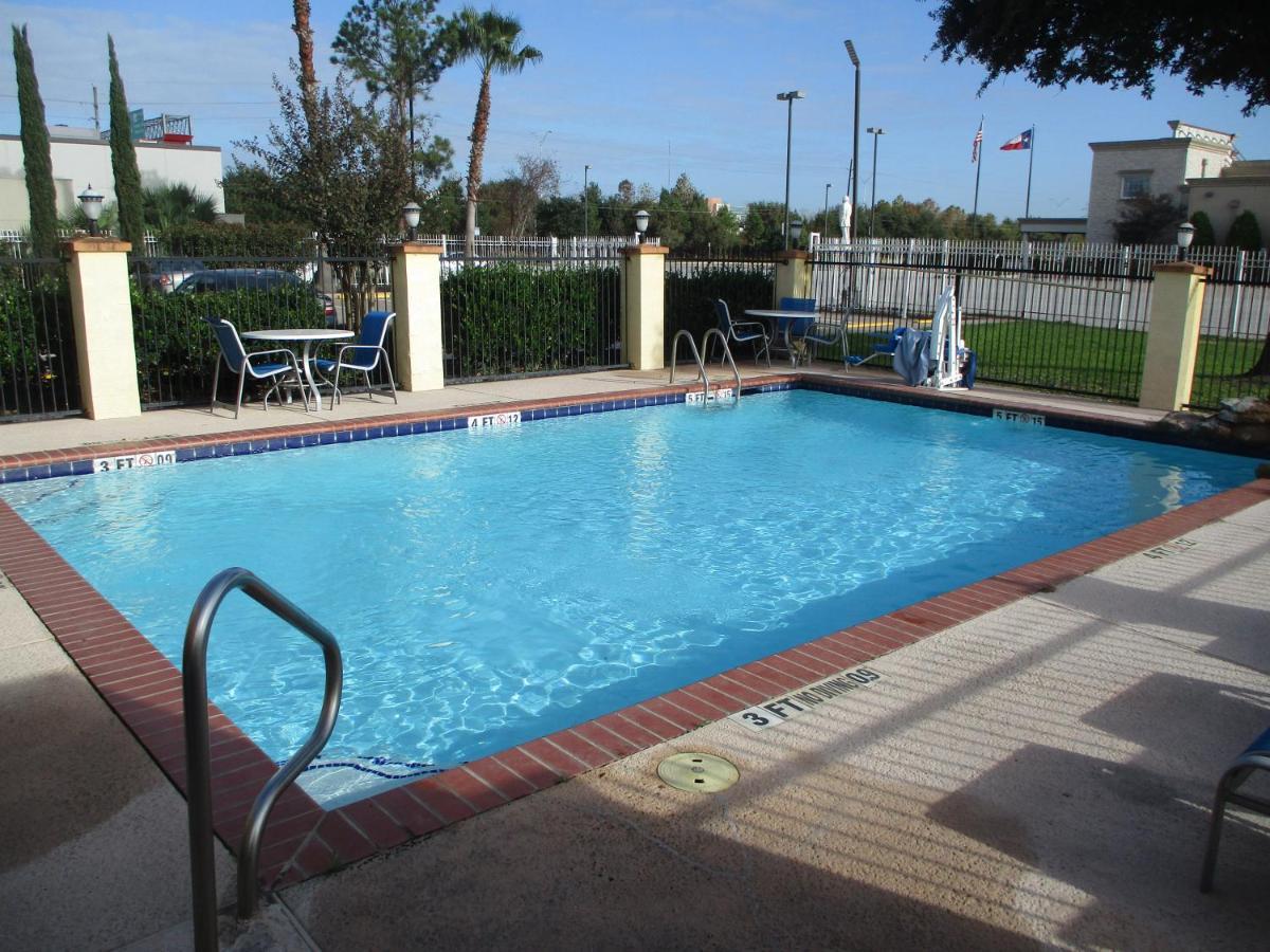 Days Inn & Suites By Wyndham Sam Houston Tollway Jersey Village Extérieur photo