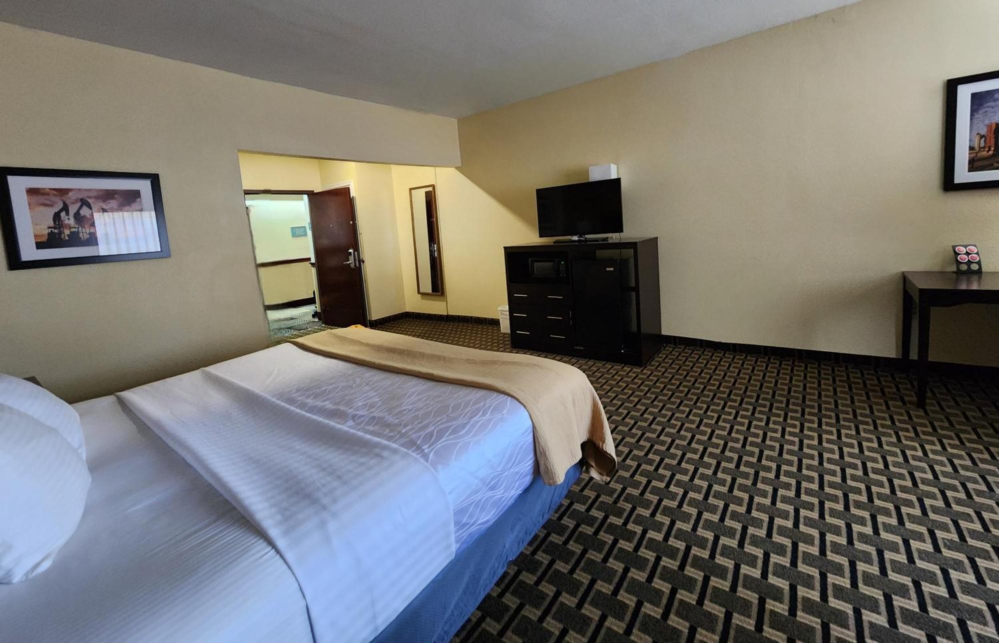Days Inn & Suites By Wyndham Sam Houston Tollway Jersey Village Extérieur photo