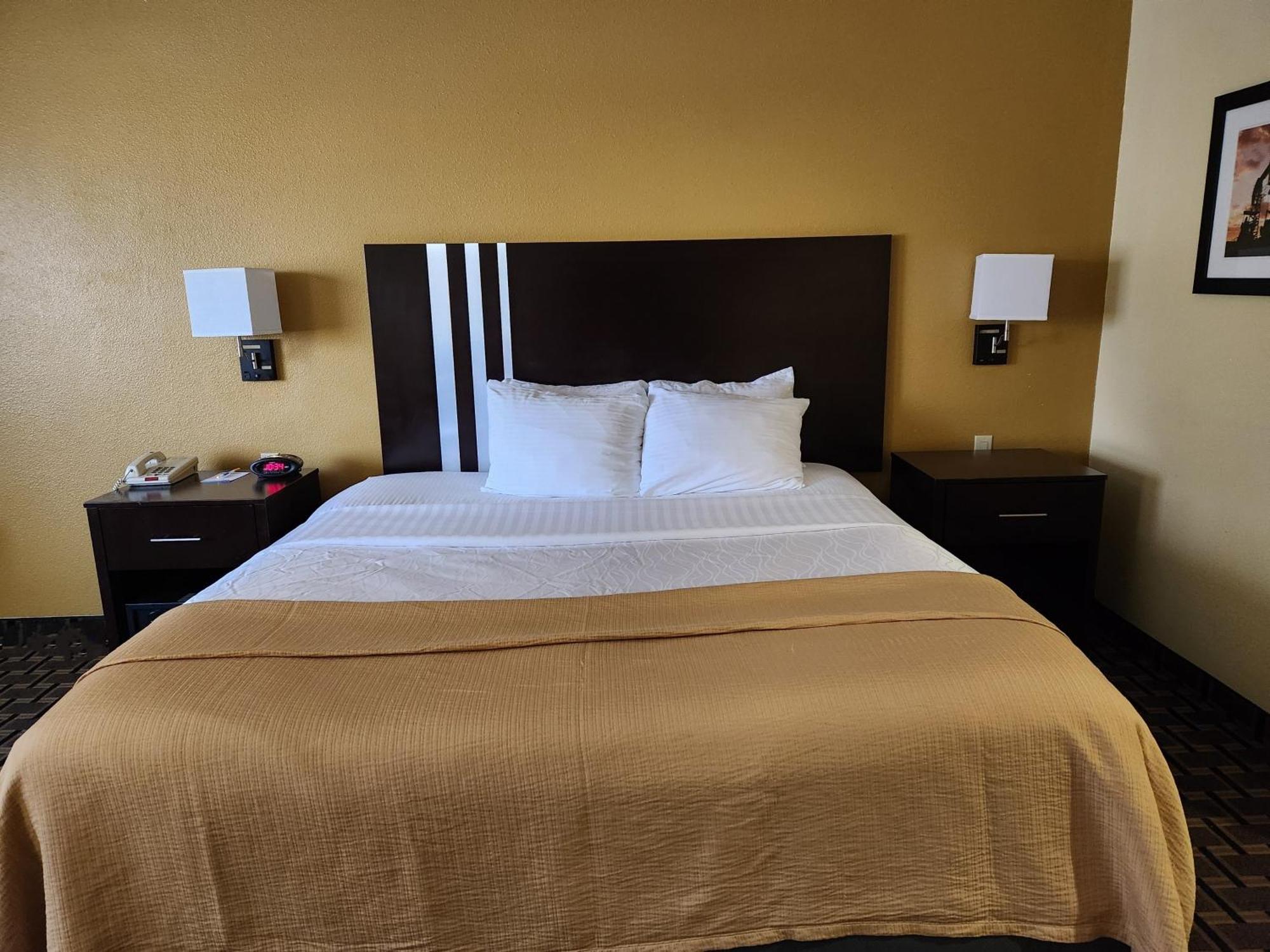 Days Inn & Suites By Wyndham Sam Houston Tollway Jersey Village Extérieur photo
