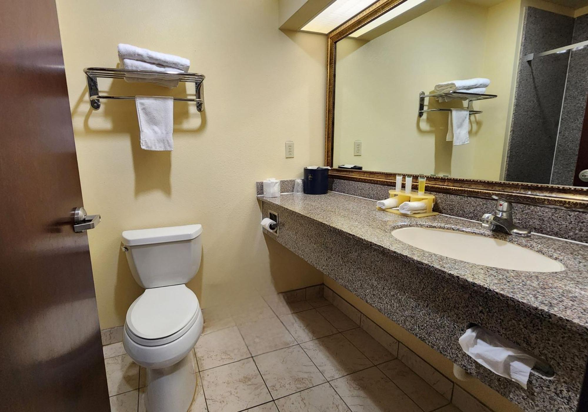 Days Inn & Suites By Wyndham Sam Houston Tollway Jersey Village Extérieur photo