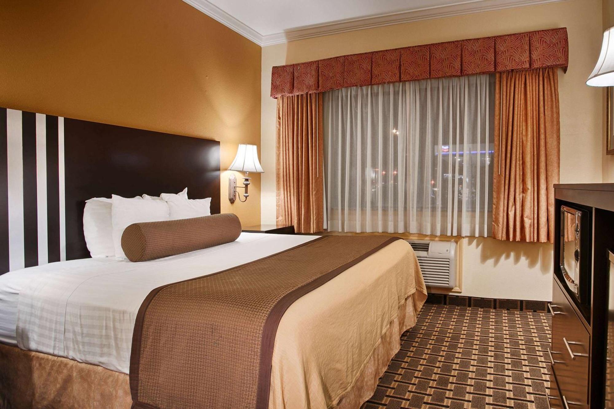Days Inn & Suites By Wyndham Sam Houston Tollway Jersey Village Extérieur photo