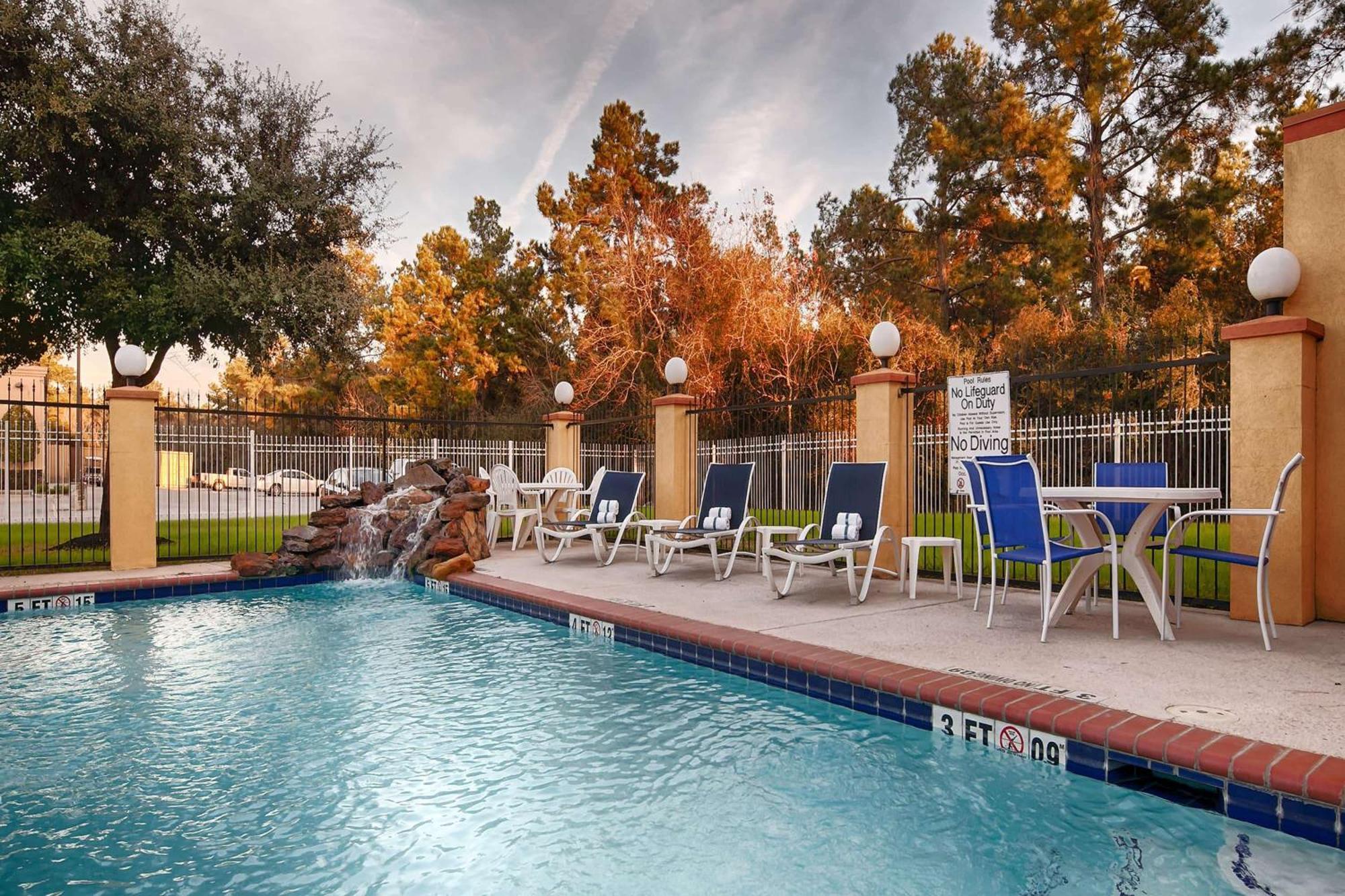 Days Inn & Suites By Wyndham Sam Houston Tollway Jersey Village Extérieur photo