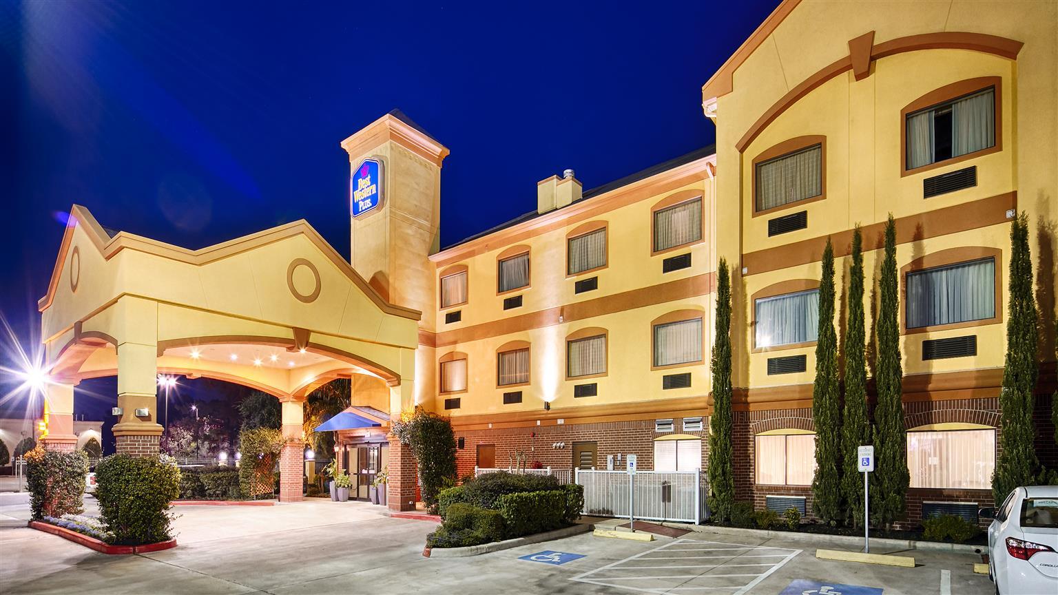 Days Inn & Suites By Wyndham Sam Houston Tollway Jersey Village Extérieur photo