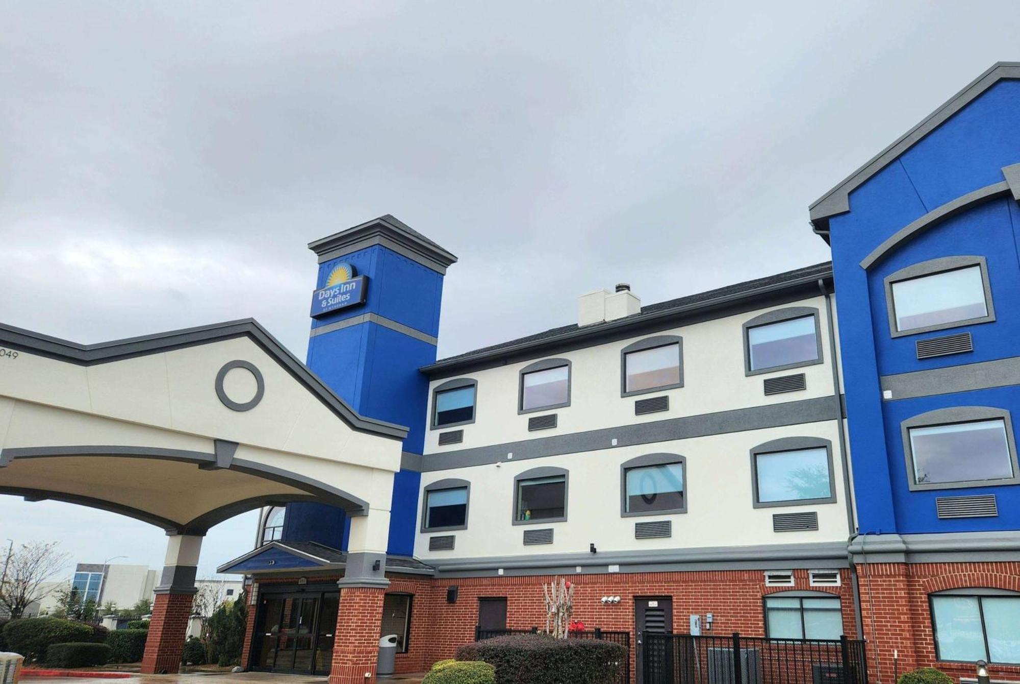 Days Inn & Suites By Wyndham Sam Houston Tollway Jersey Village Extérieur photo